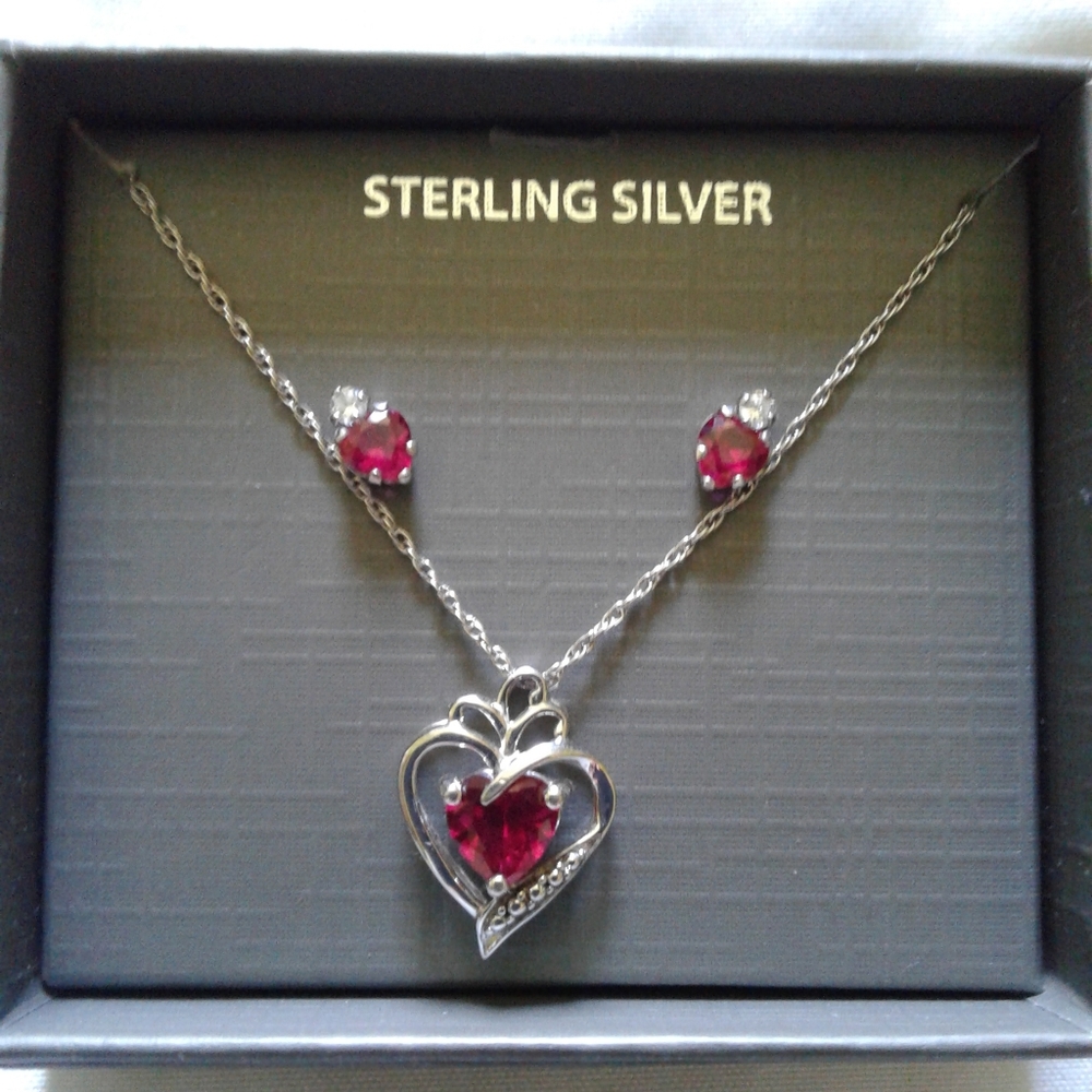 Beautiful Sterling Silver Heart Earrings&Necklace - Picture 1 of 3